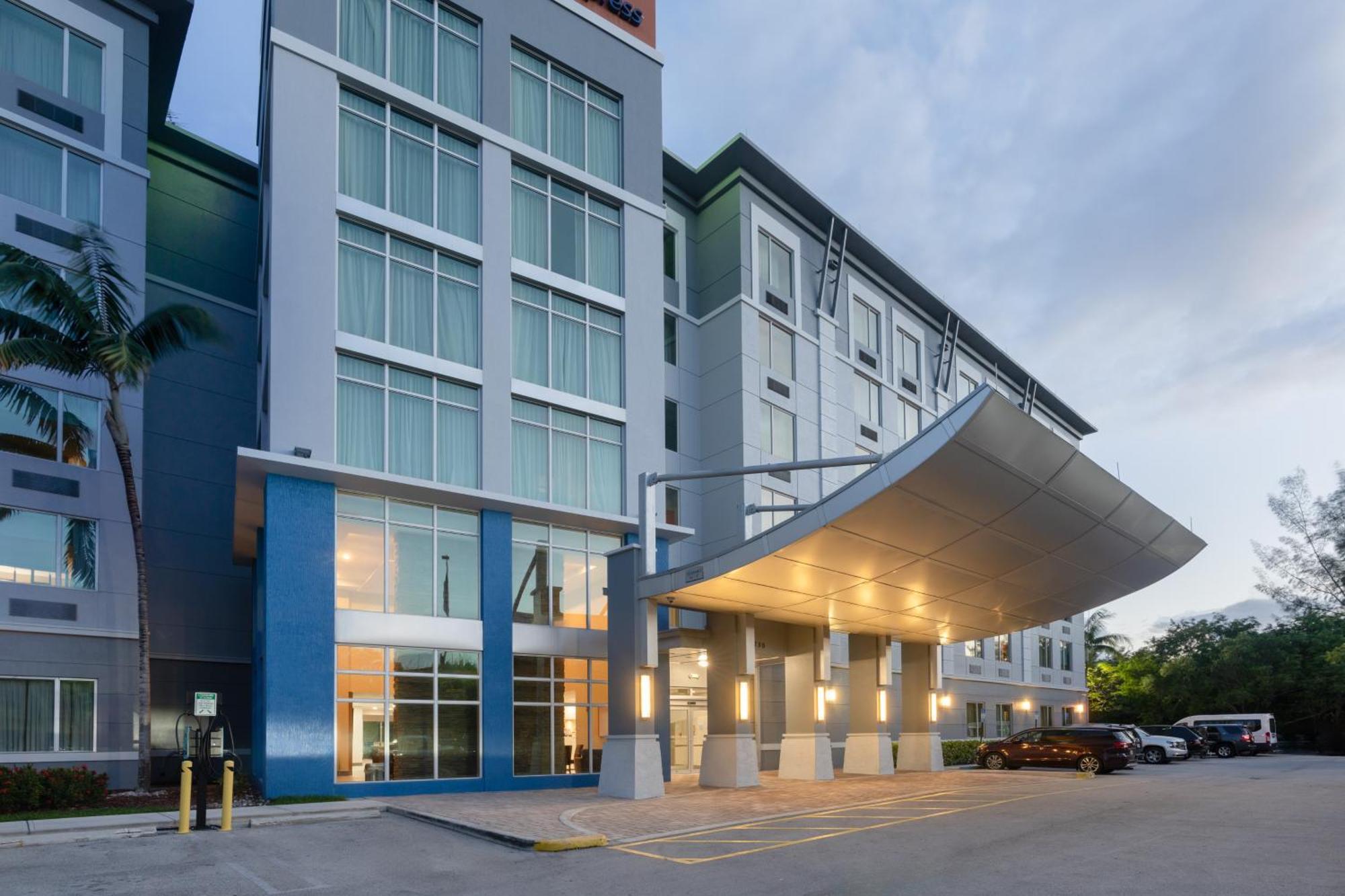 Holiday Inn Express Miami Airport-Blue Lagoon Area, An Ihg Hotel Ngoại thất bức ảnh